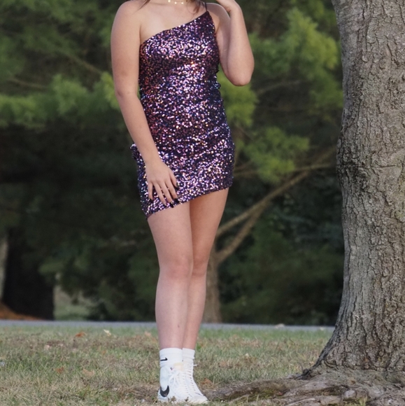 Short Purple homecoming dress - Sequins - one shoulder - medium - form fitting - Picture 2 of 11